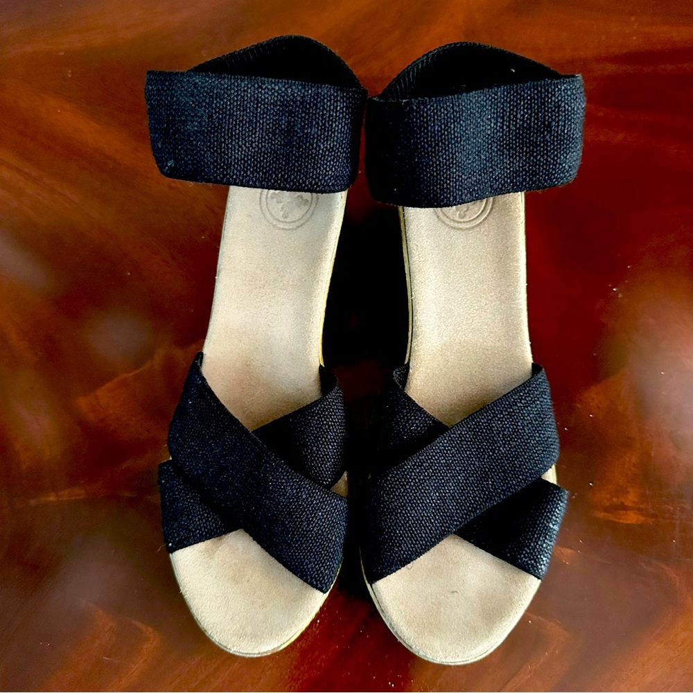 Charleston Shoe Company Cannon Solid. Black Linen 8. Like New.